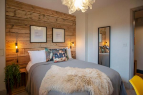 higgihaus Cabot Mews #25 Fantastic Central